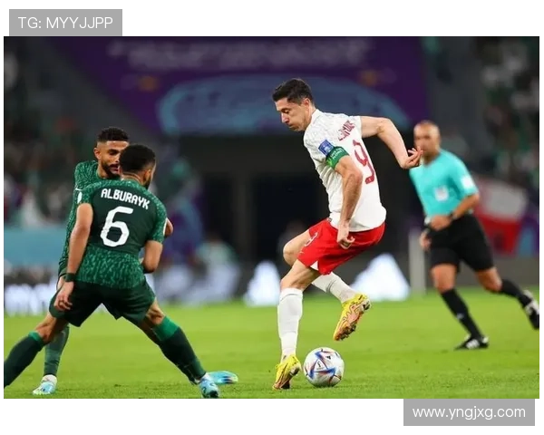 波兰莱万多夫斯基进球