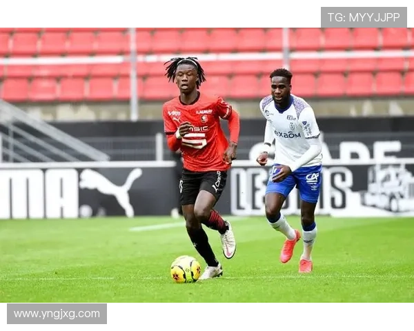 卡马文加与贝林厄姆：防守型与进攻型中场的分野解析